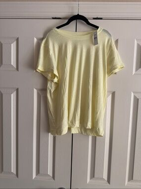 LOFT Short Sleeve Tee in Pale Yellow